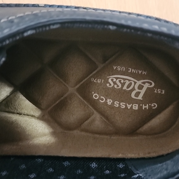 G.H Bass -Jack Navy Blue wingtip size 10. - Picture 6 of 16